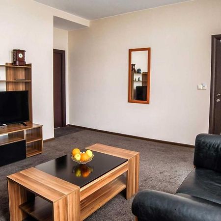 Park-Hotel Yambol Bagian luar foto
