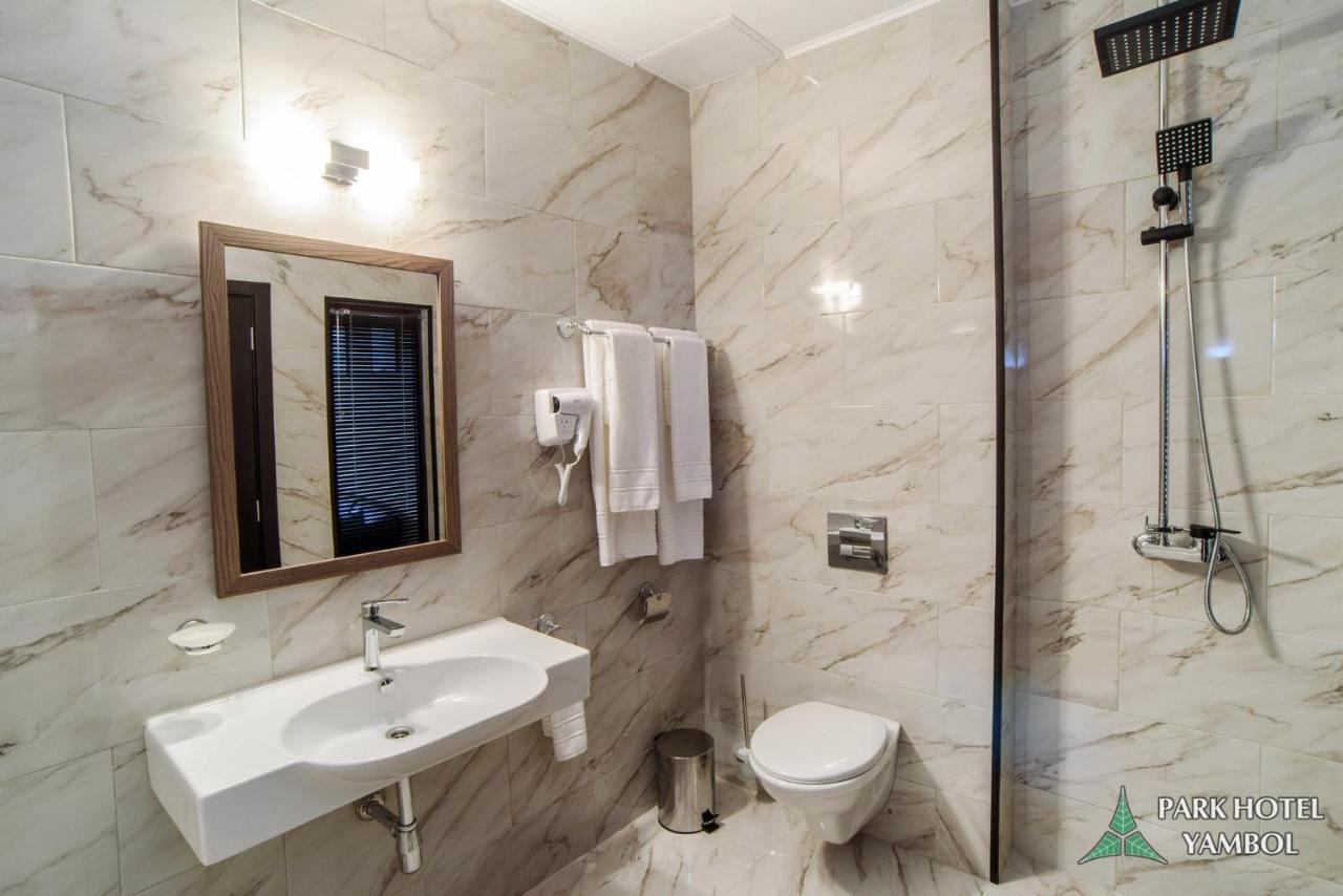 Park-Hotel Yambol Bagian luar foto