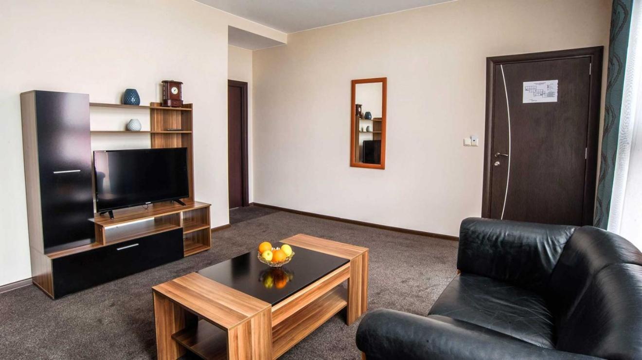 Park-Hotel Yambol Bagian luar foto