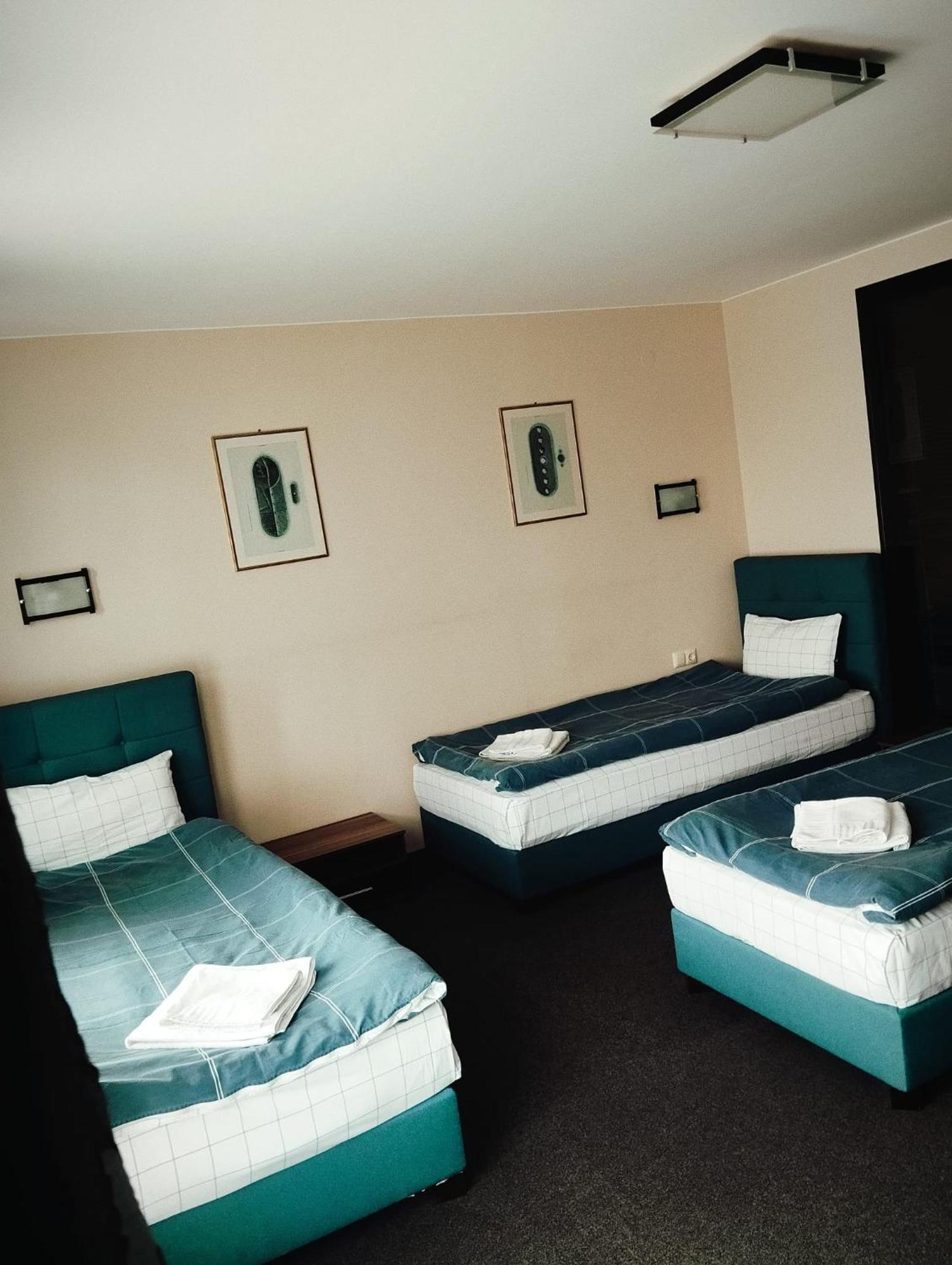 Park-Hotel Yambol Bagian luar foto