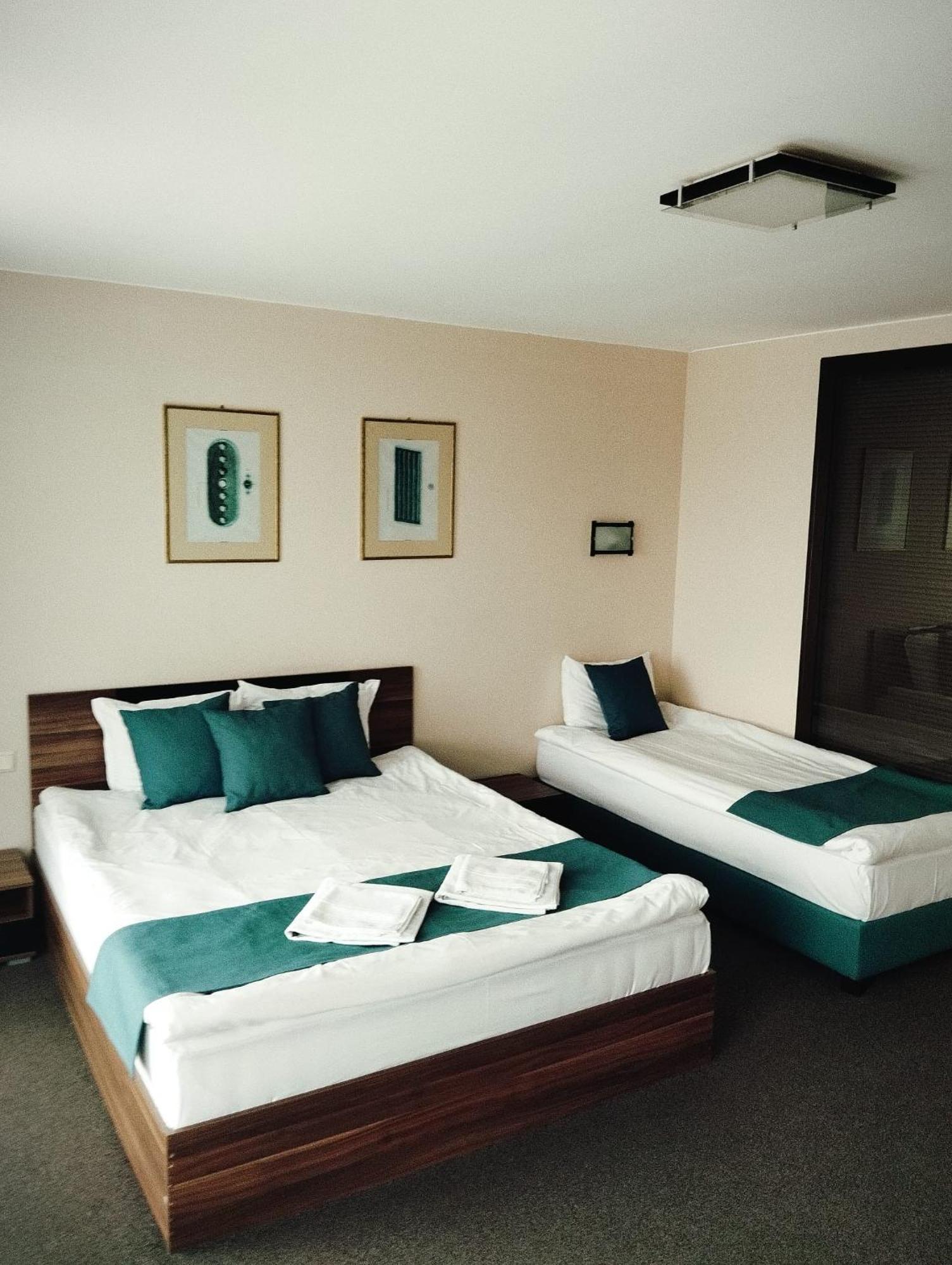 Park-Hotel Yambol Bagian luar foto