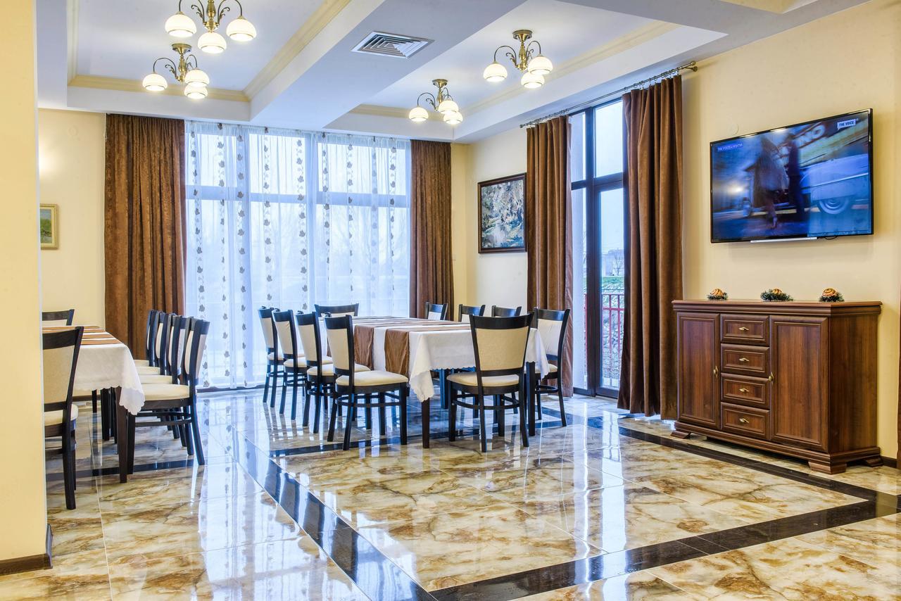 Park-Hotel Yambol Bagian luar foto