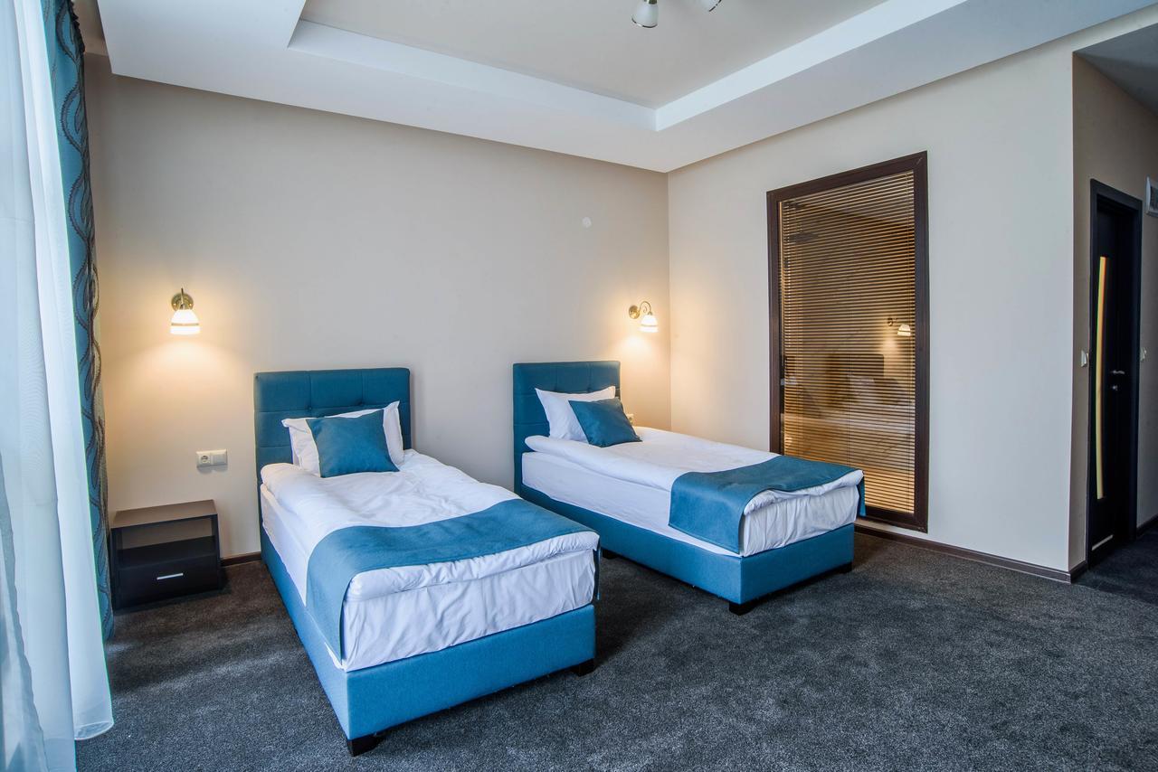 Park-Hotel Yambol Bagian luar foto