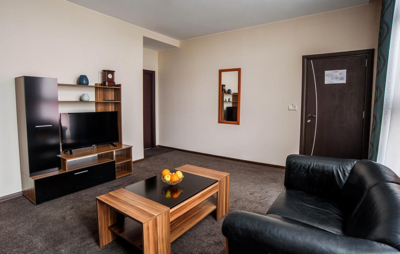 Park-Hotel Yambol Bagian luar foto