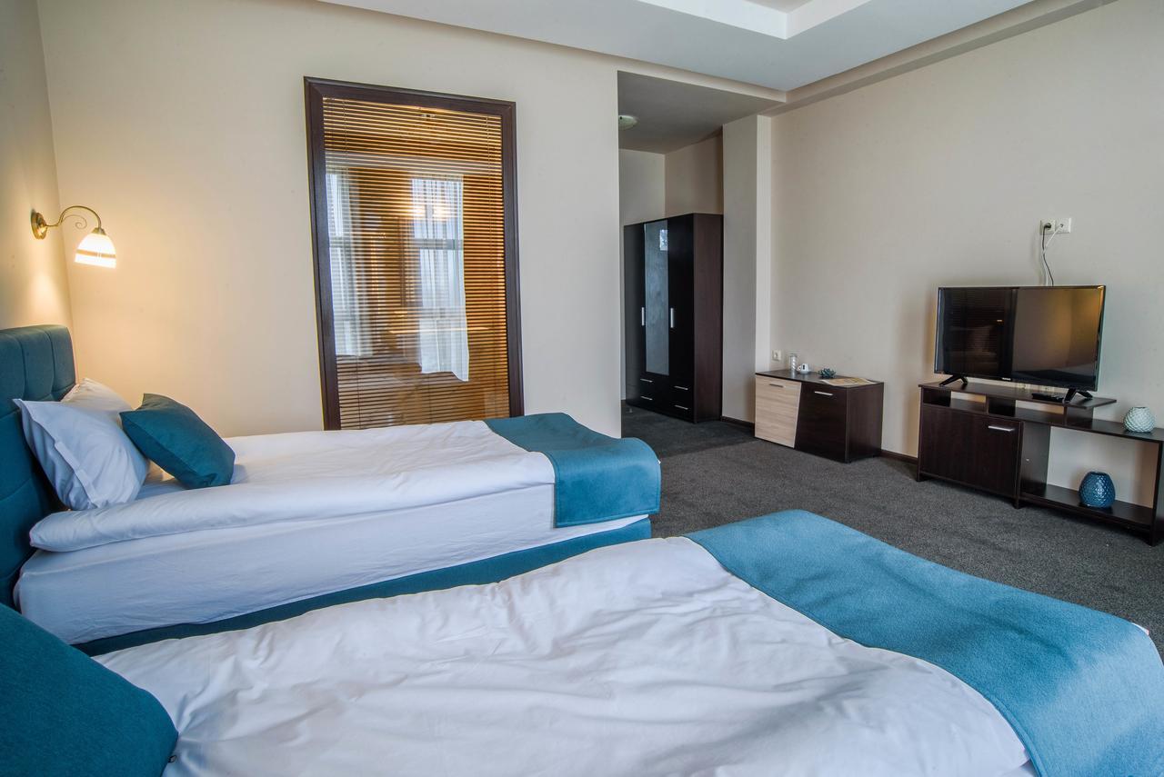 Park-Hotel Yambol Bagian luar foto