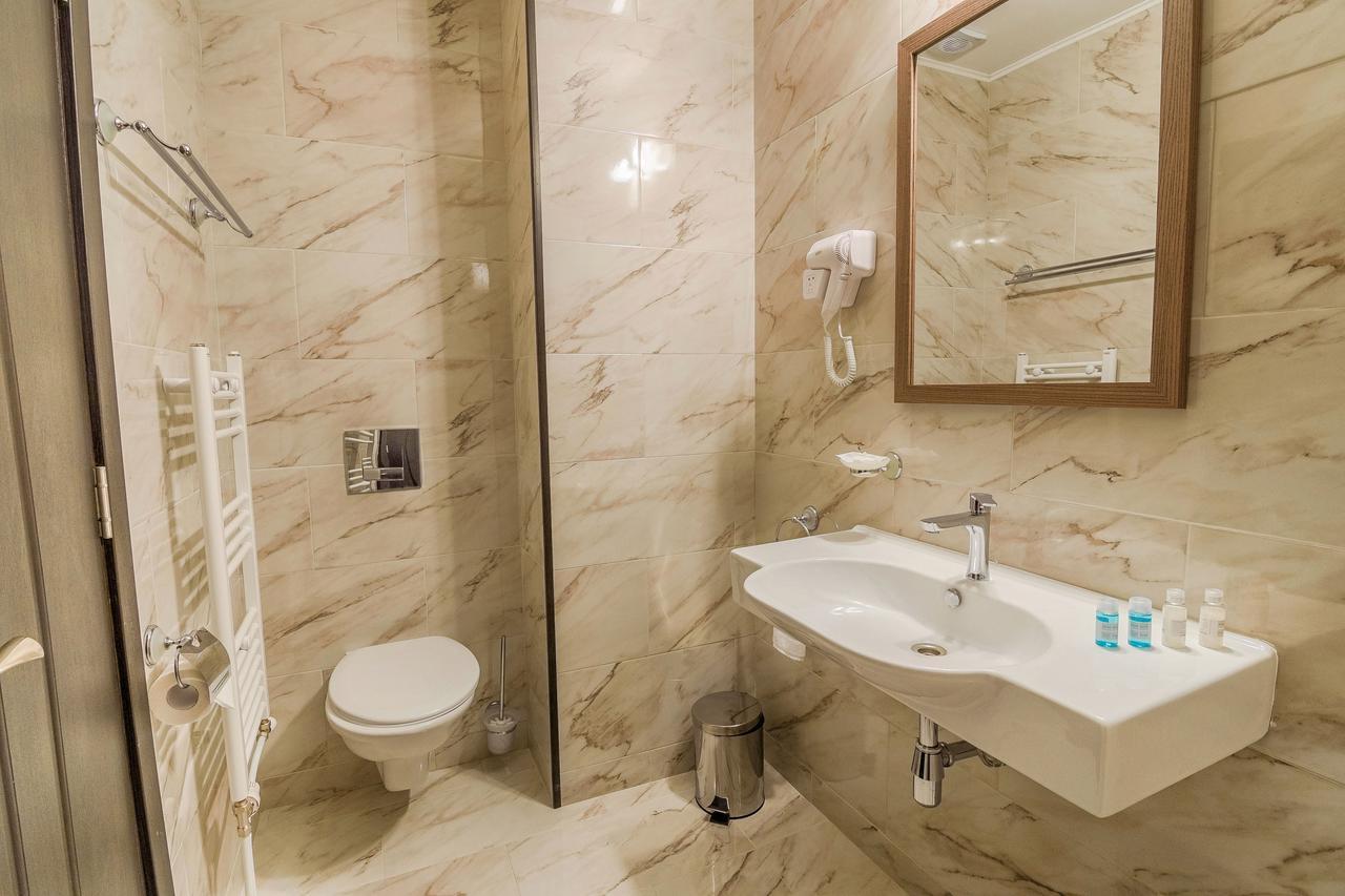 Park-Hotel Yambol Bagian luar foto