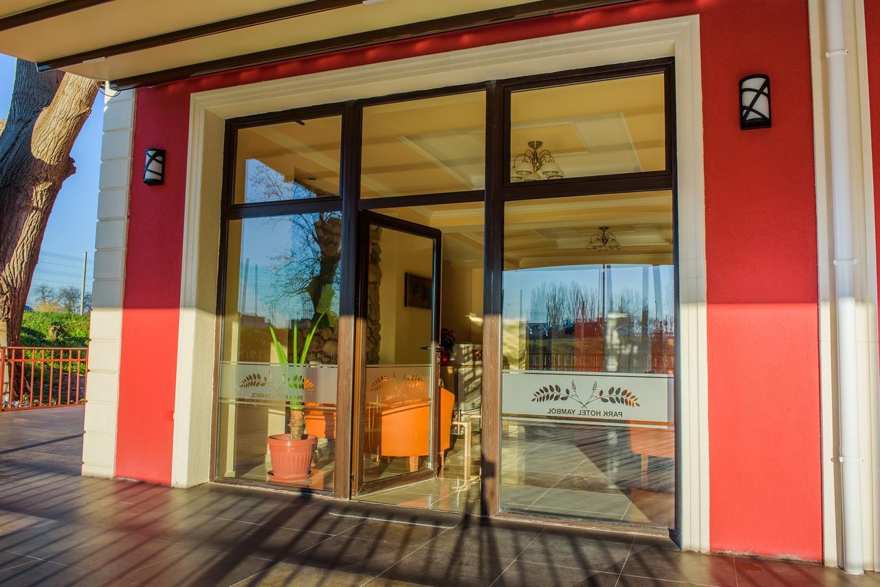 Park-Hotel Yambol Bagian luar foto
